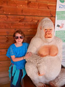 Lilly with a sculpture of "Snowflake" Barcelona's albino gorilla