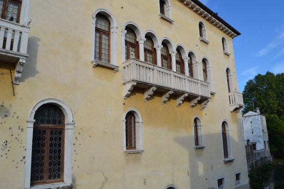 Sacile building pockmarked during WWI